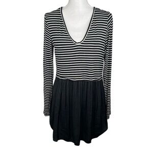 Led Black & White Striped Long Sleeve Flowy Top Size Medium